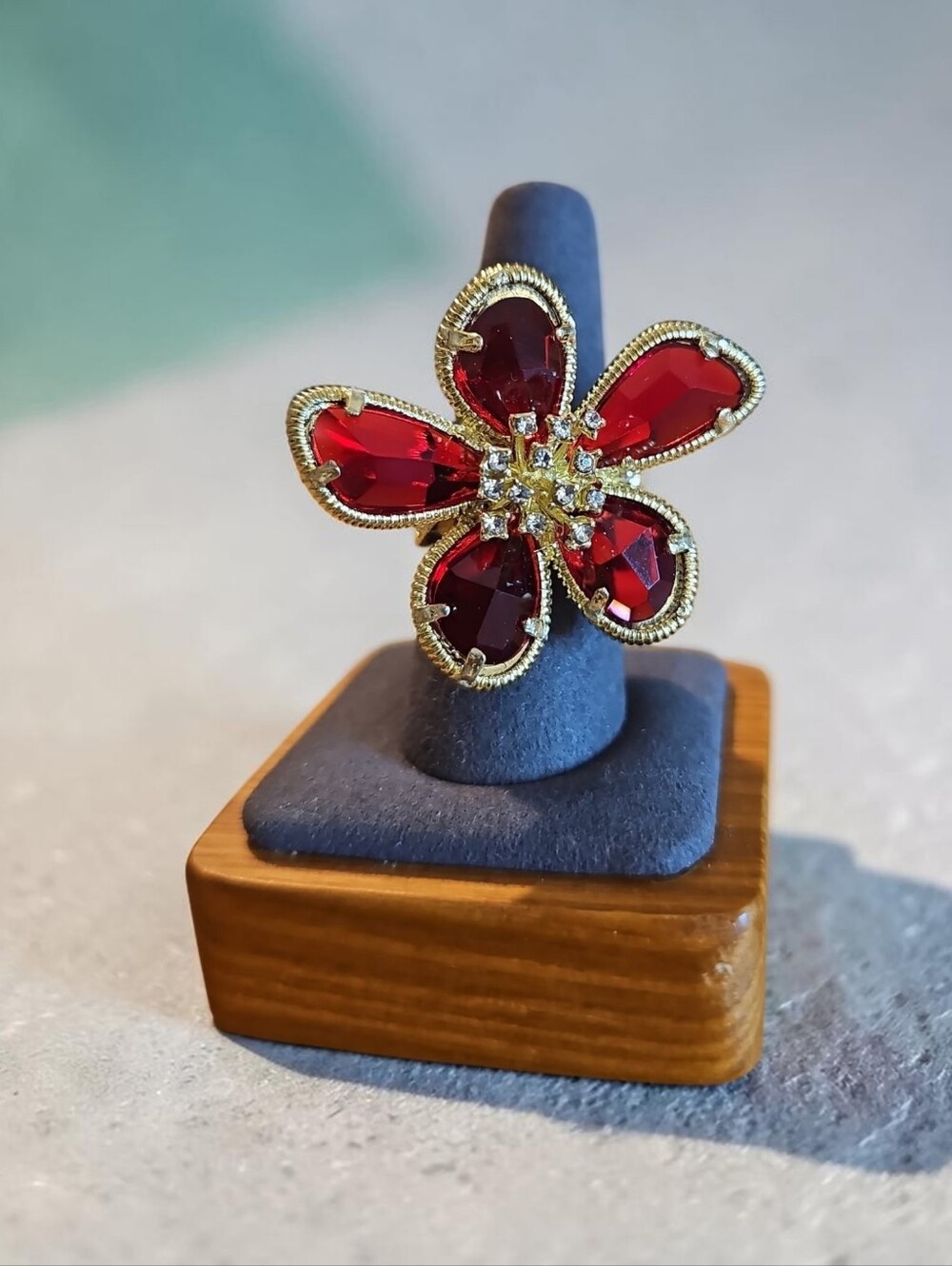 Eye Candy Nwt Red Crystal Flower Statement Ring - Gold Detail